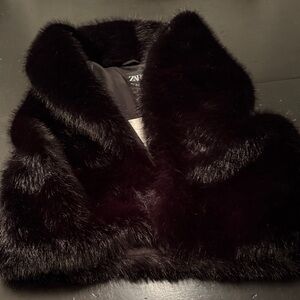 Zara Elegant Black Faux Fur vest